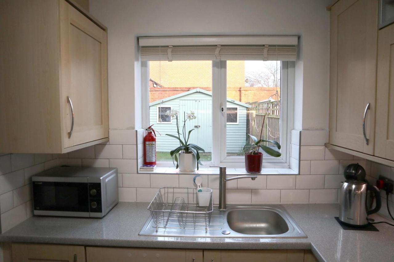 In Our Liverpool Home Sleeps 5 In 2 Double & 1 Single Bedrooms Exterior photo