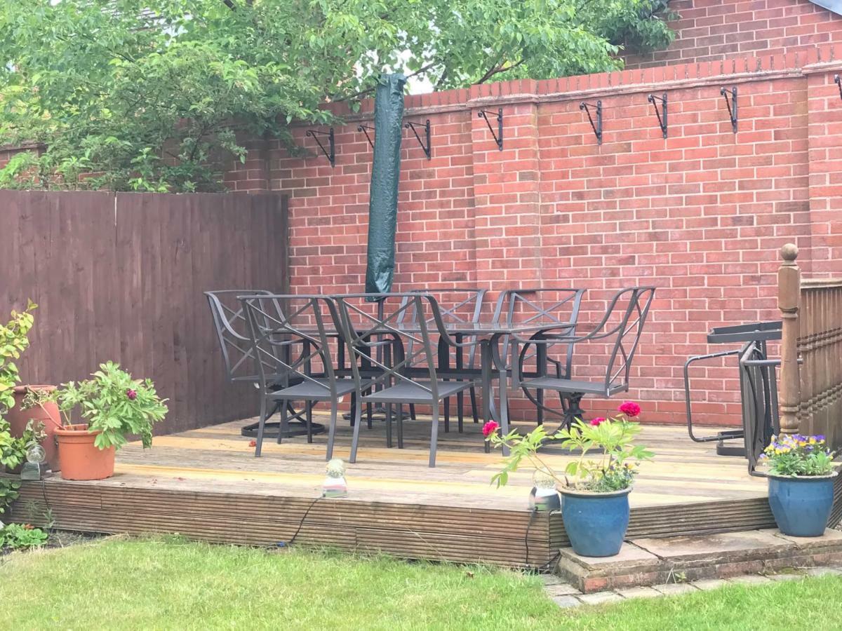 In Our Liverpool Home Sleeps 5 In 2 Double & 1 Single Bedrooms Exterior photo
